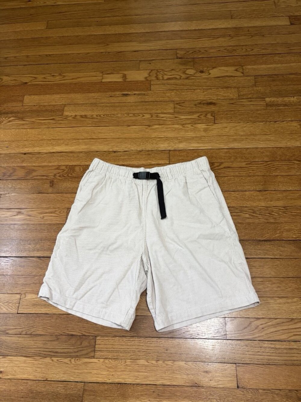 H&M Men's Corduroy Shorts Belted Size Medium Inseam 9" Relaxed Fit Ivory